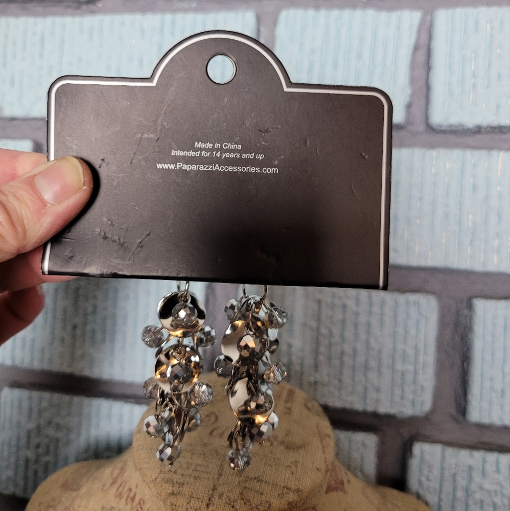 Cluster drop earrings - Picture 3 of 3